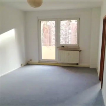 geräumige 3-Zimmer-Wohnung mit Badewanne und Balkon in Zerbst, 39261 Zerbst, Etagenwohnung